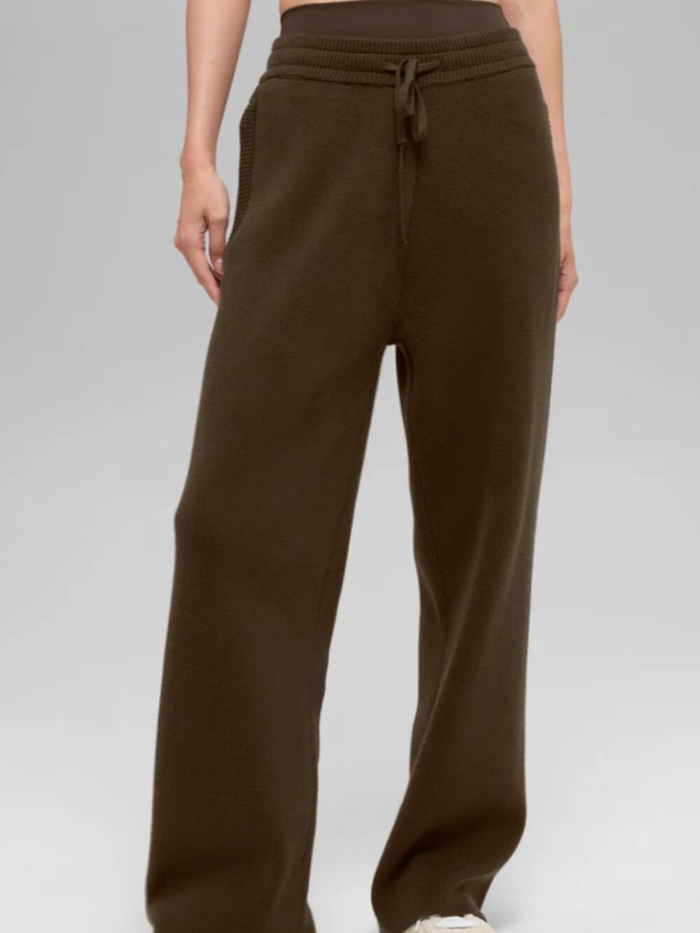 Alo Yoga Scholar Straight Leg Sweatpant in espresso brown